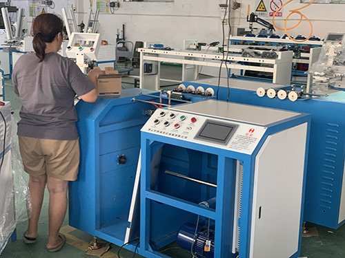 Analysis of Equidistant Winding Structure of High-speed Yarn Warping Machine