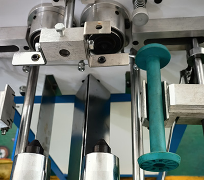 Spindle of yarn winding machine